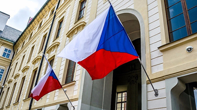 Çekya Rus diplomatları sınır dışı etmeye devam kararı aldıklarını açıkladı
