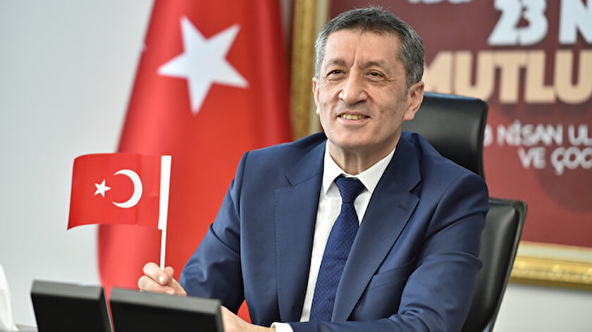 Bakan Selçuk, hastanede tedavi gören öğrencilerle buluştu