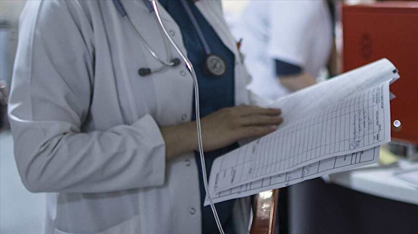 Sağlık Bakanlığı başvuru ilanını yayınladı: 65-72 yaş arası doktorlar yeniden atanacak