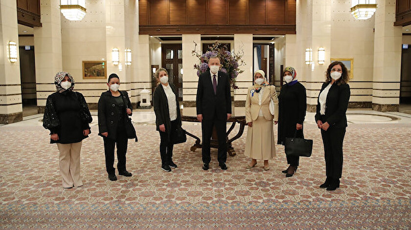 Cumhurbaşkanı Erdoğan esnafla iftar yaptı
