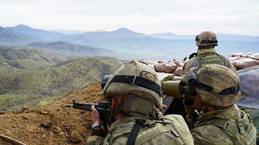 Ülkemizden Yunanistan’a ve Suriye’den ülkemize yasa dışı yollarla geçmeye çalışan biri PKKlı 7 kişi yakalandı