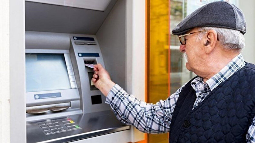 ​İçişleri Bakanlığı tam kapanmada merak edilen konulara açıklık getirdi | Emekliler maaş çekmek için dışarıya çıkabilir mi? ATMye gitmek serbest mi?