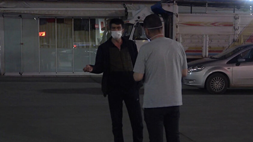 Riskli grubundaki kişi muhabire böyle tepki gösterdi: Film mi çeviriyoruz?
