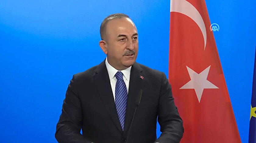 Bakan Çavuşoğlu: Turistlerin göreceği herkesi mayıs sonuna kadar aşılayacağız