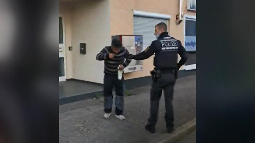 Almanyada Türk vatandaşına polis şiddeti: Biber gazı sıkıp parmağını kırdılar
