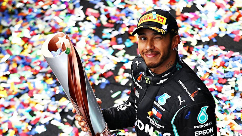 F1 İspanya Grand Prixsinde zafer Lewis Hamiltonın