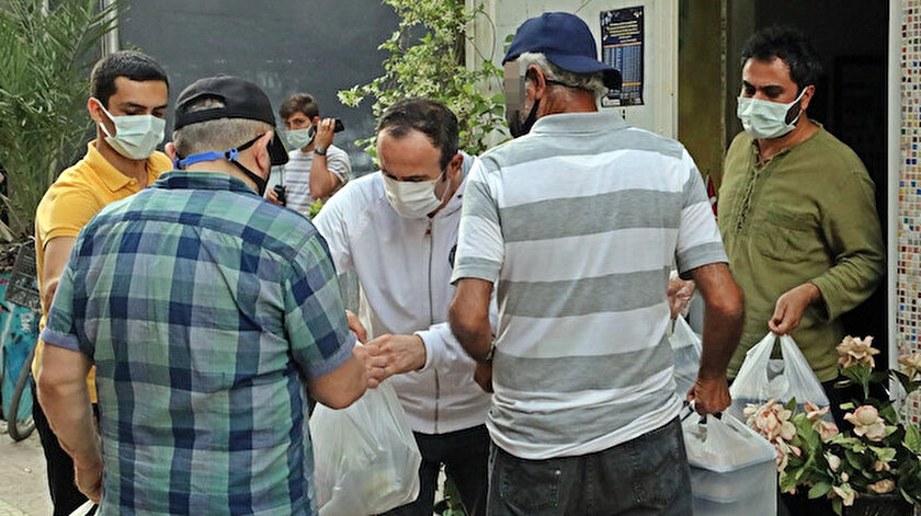 Bu mahallede her gün bir kadın ’komşuluk’ için 30 kişilik yemek yapıyor