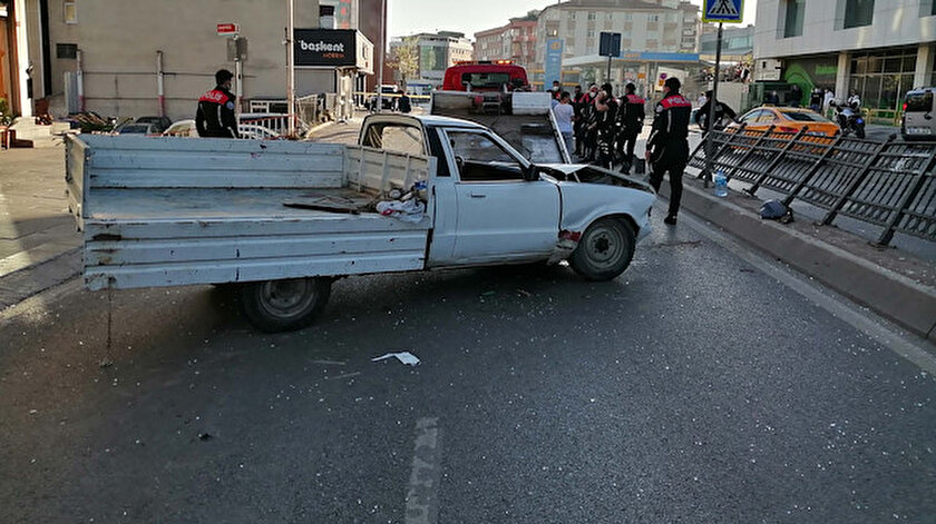 Pendik Te Feci Kaza Pikap Otobus Duragina Carpti 2 Si Cocuk 4 Kisi Agir Yaralandi Yeni Safak