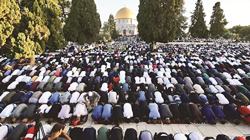 100 bin kişi saf tuttu