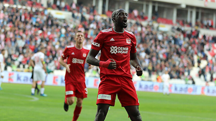 Sivasspor, Mustapha Yatabare ile sözleşme yeniledi