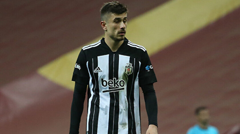 Beşiktaşın şampiyonluk töreninde ayrılık mesajı: Tercih ettiği parça gündem oldu