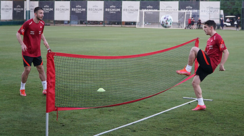 Halil Dervişoğlu ve Abdülkadir Ömürden EURO 2020 mesajı