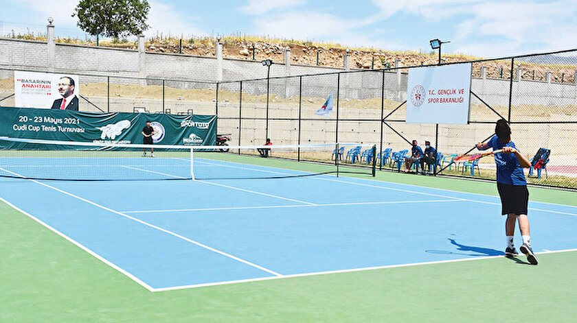 Cudi Dağında tenis turnuvası: Yeteneklerini heba etmeyeceğiz