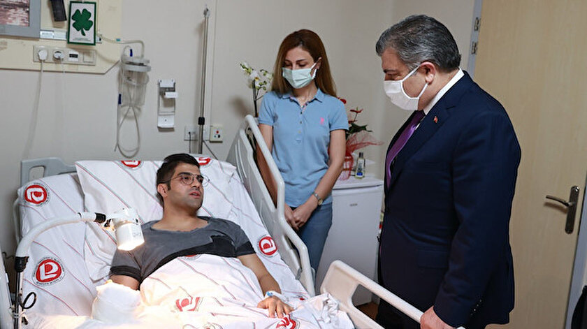 Sağlık Bakanı Kocadan saldırıya uğrayan doktor Ertan İskendere ziyaret