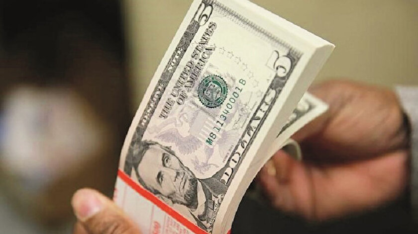 Ruslar doları siliyor