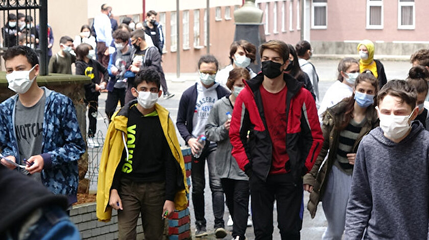 İçişlerinden LGS açıklaması: 3 bin 157 öğrenciye geçici kimlik düzenlenerek sınava girmeleri sağlandı