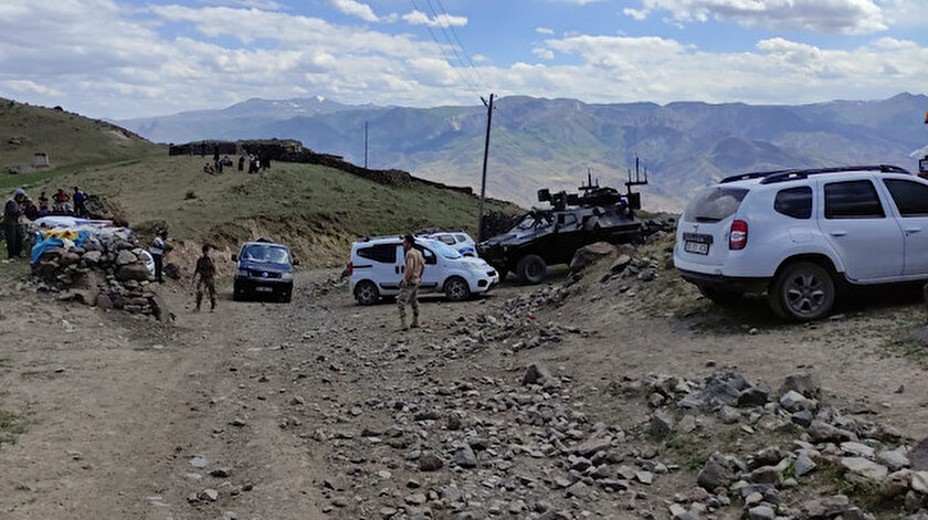 Karsta kamyonet şarampole devrildi: Bir asker şehit oldu 3 kişi hayatını kaybetti- Kars haber