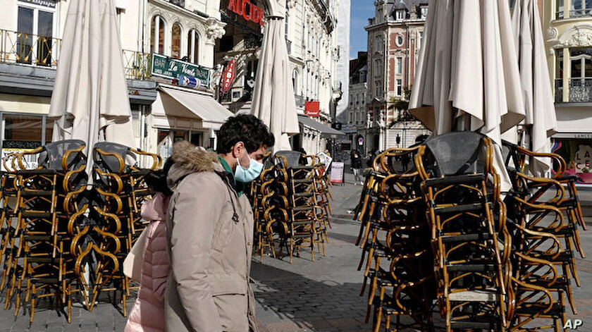 Fransa’da zorunlu sağlık kartı uygulaması başlıyor