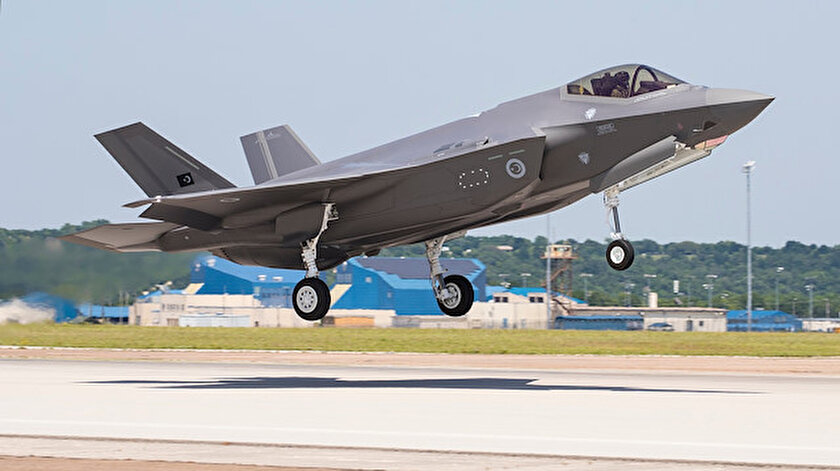 ABDli senatörlerin Doğu Akdeniz planı: Türkiye için üretilen F-35leri Yunanistana verelim | Bob Menendez ve Marco Rubiodan F-35 önerisi