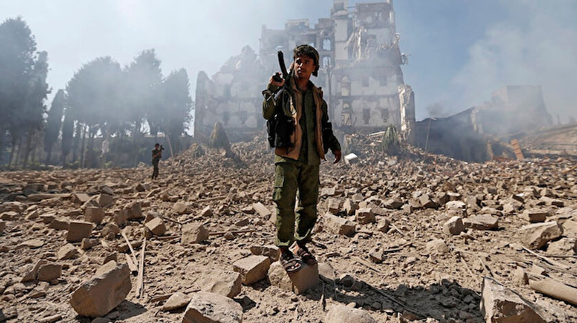 Yemende Husiler Marib kentine füze ve İHAlarla saldırdı: 8 kişi hayatını kaybetti