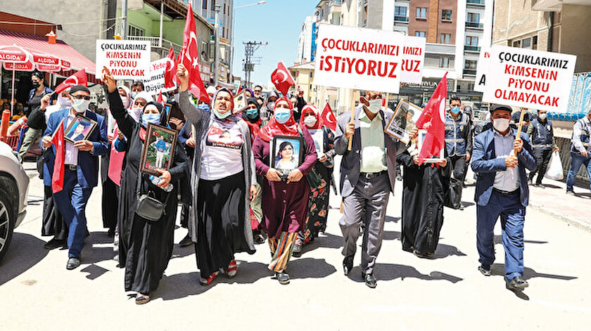 Anneler eylem yaptı