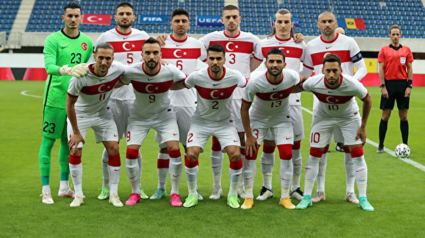 Hakan Çalhanoğlunun transferi için resmi yazı menajerine ulaştı