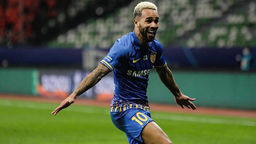 Beşiktaşlıları heyecanlandıran 10 numara Alex Teixeira