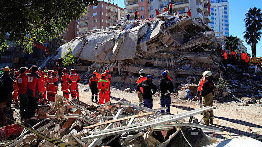 İzmir depreminde yıkılmıştı: 36 kişinin öldüğü Rıza Bey Apartmanının iddianamesinde 9 sanık için 20şer yıl hapis istemi