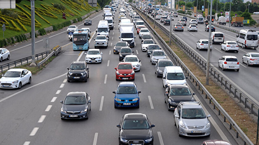 Trafikte iki milyon ağır hasarlı araç var: Can güvenliği nedeniyle yasaklanmalı!