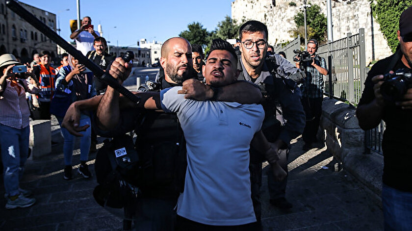İsrail polisinden Mescid-i Aksada Filistinlilere müdahale