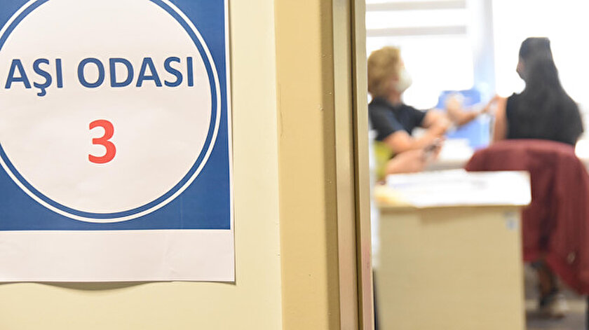 Koronavirüs aşı odalarında görevli personele ek ödeme verilecek
