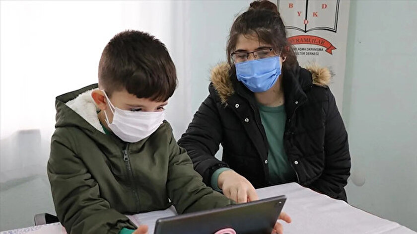 Milyonlarca öğrenci heyecanla bekliyordu: Dijital karneler erişime açıldı