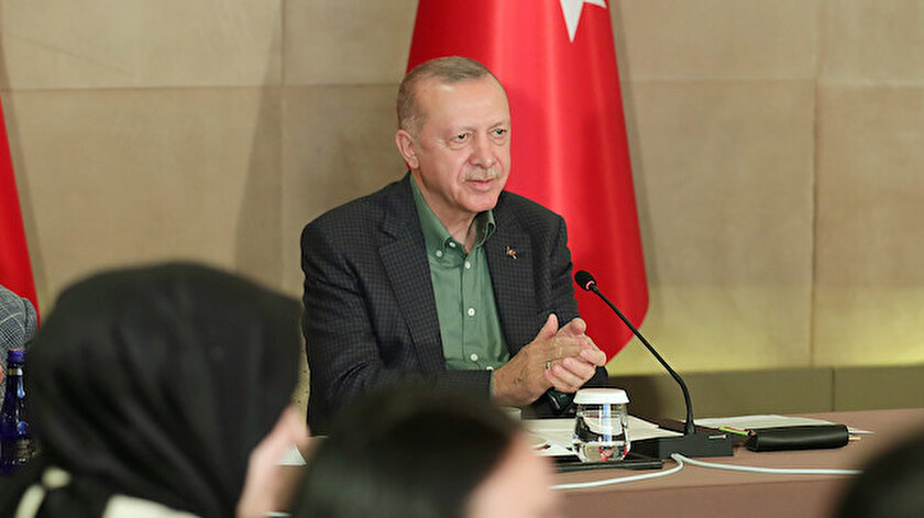 Cumhurbaşkanı Erdoğan Gençlerle En Baba Buluşma etkinliğinde soruları yanıtladı: Benim anam da babam da annem oldu