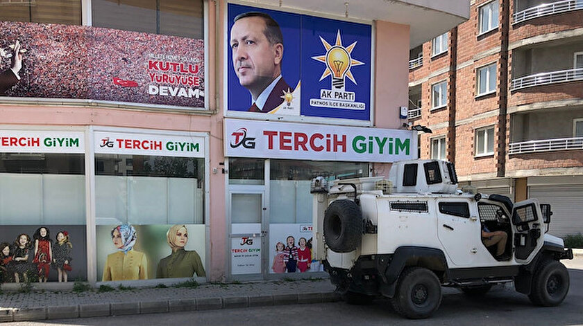 AK Parti Patnos ilçe binasına saldırı hazırlığındaki 4 kişi yakalandı