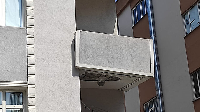 İstanbul Güngörende çatlaklar oluşan 4 katlı bina boşaltıldı