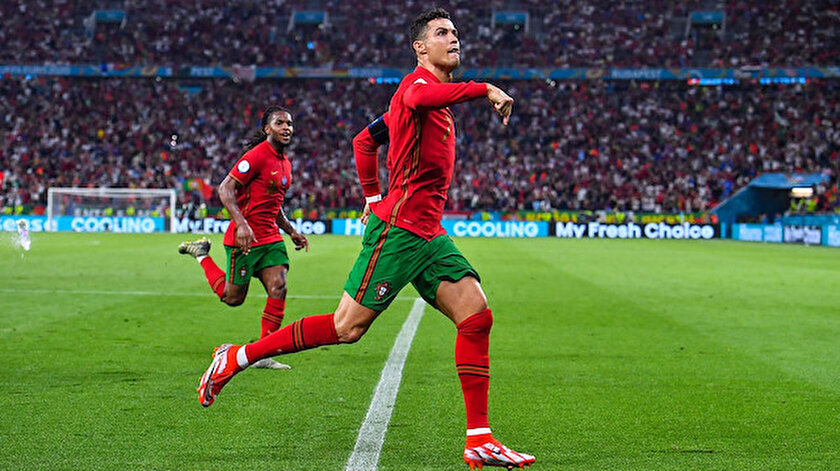Ronaldo yine tarihe geçti: Milli Takımlarda en çok gol atan oyuncu rekoruna ortak oldu