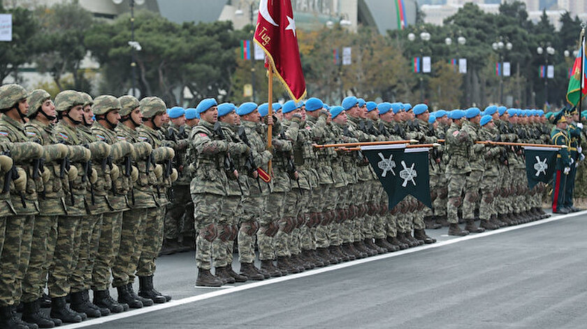 Azerbaycan Savunma Bakanı Türk ordusuna övgü yağdırdı: En güçlü ordularından biri - Yeni Şafak