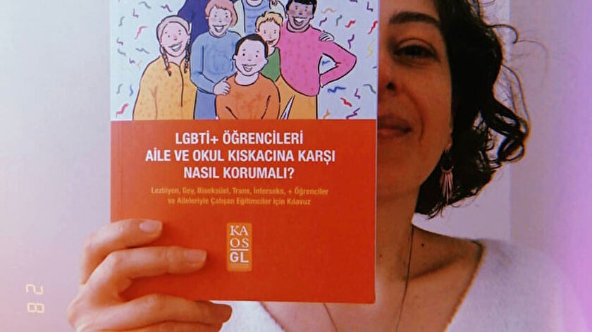 CHPli Şişli Belediyesi çalışanı küçük çocuklara Tarlabaşındaki merkezde LGBT eğitimi veriyor
