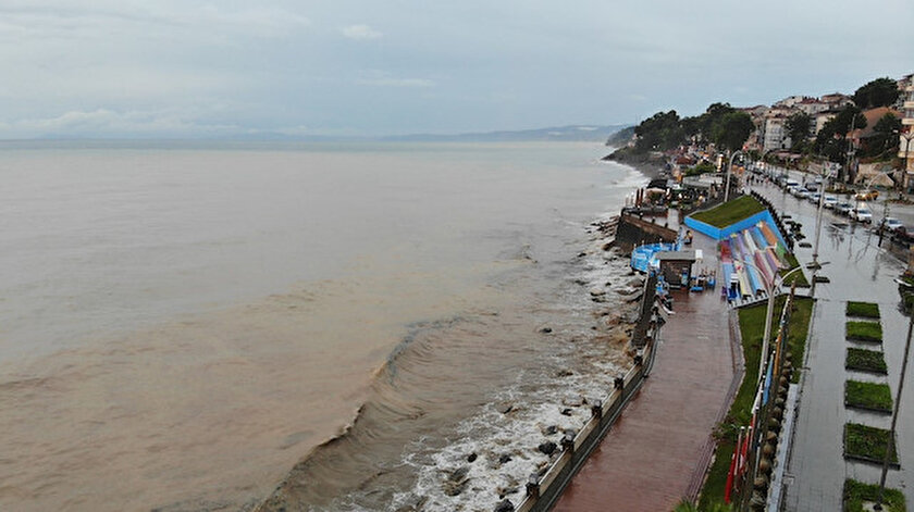 Karadeniz’de denizin rengi değişti