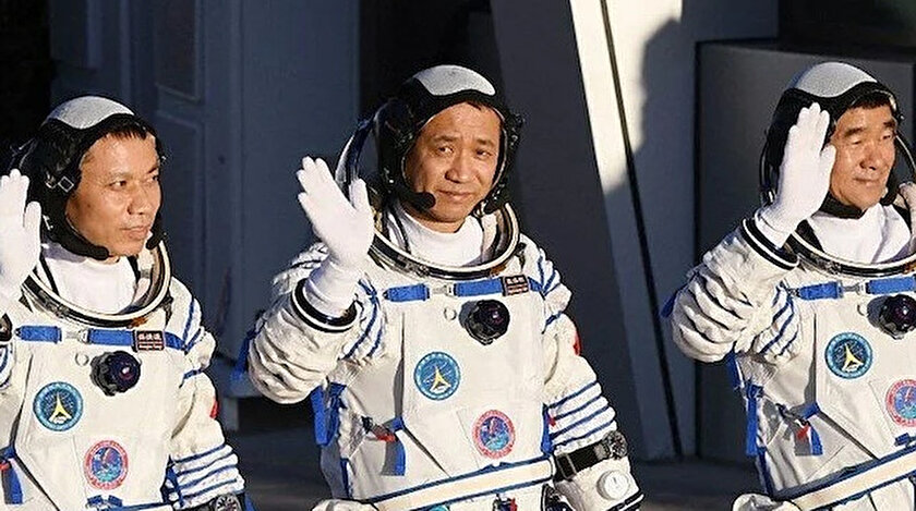 Çinli taykonotlardan ilk uzay yürüyüşü