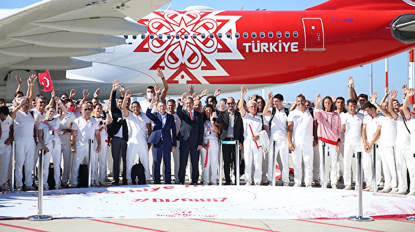 Olimpiyat kafilesi Tokyo için yola çıktı: Cumhurbaşkanı Yardımcısı Fuat Oktay ve Bakan Kasapoğlu milli sporcuları uğurladı