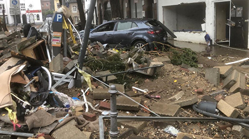 Almanyada sel bilançosu ağırlaşıyor: Ölenlerin sayısı 171’e yükseldi