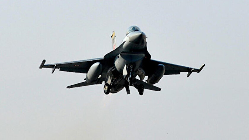 Türkiyeye ait F-16lardan NATO görevi kapsamında ilk alarm reaksiyonu