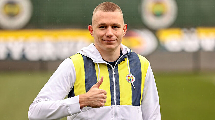 Aston Villadan Attila Szalaiye çılgın teklif