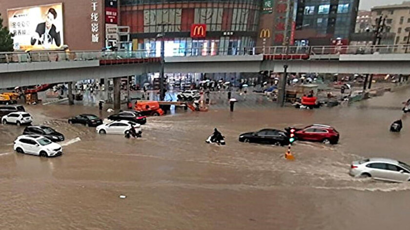 Çindeki sel nedeniyle en az 25 kişi hayatını kaybetti
