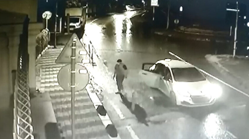 İstanbul Kartalda lüks siteye kurşun yağmuru: Esnafı tehdit etmeye başladılar