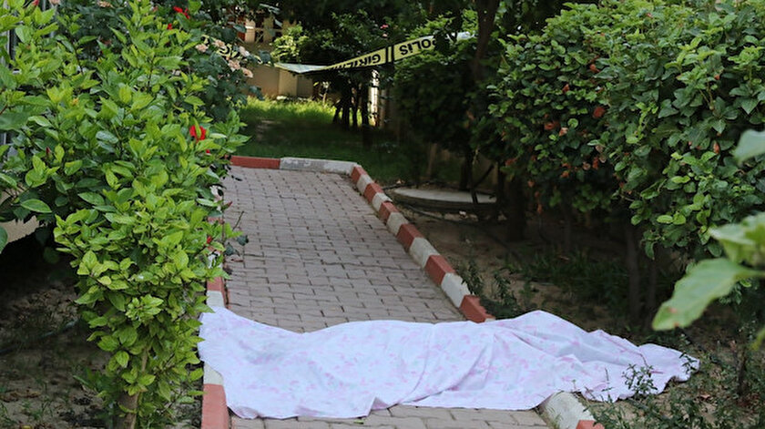 Yaşlı kadın oturduğu sitenin bahçesinde ölü bulundu