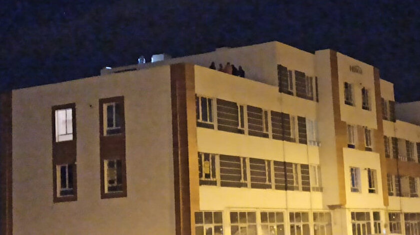 Arkadaşının evine havalandırma boşluğundan girmek istedi: Sıkıştığı yerde hayatını kaybetti