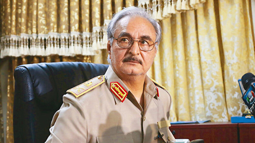Libyadaki gayrimeşru silahlı güçlerin lideri Hafterden Tunustaki darbeye destek