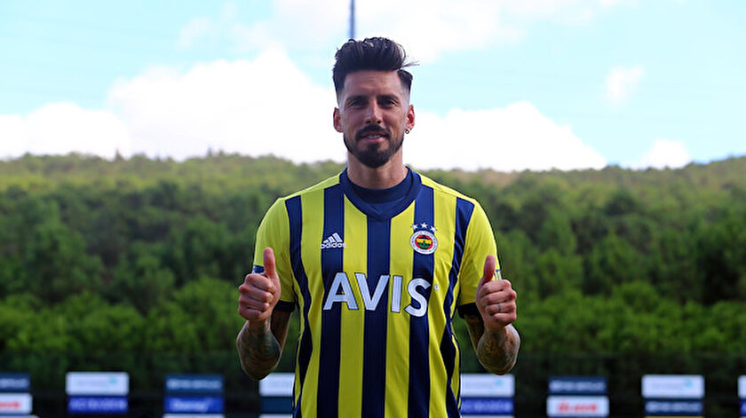 Jose Sosa devreye girdi: Golcü oyuncuyu ikna etmeye çalışıyor